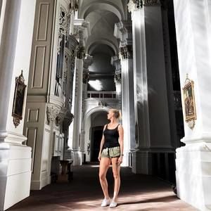 Meet your Posher, Julia